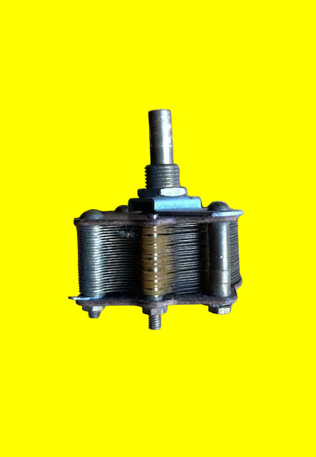 VINTAGE  VARIABLE CONDENSER, , VARIABLE CAPACITOR, PAXOLIN END PLATES, CLOSS SPACED VANES, 45 X 40mm