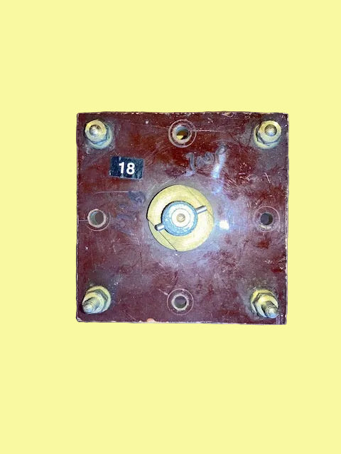 MILITARY, SPLIT STATOR TRANSMITTING CAPACITOR, 300pF, 6mm THICK TUFNOL FRAME, BRASS VALVES AND HARWARE, 84 X 874 X 150 mm, 1.2kg