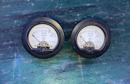 2.25ins dia.,  2.0 ins mounting aperture, Moving Coil Meter, REL, Scaled 0-240 VDC , Part No 23941