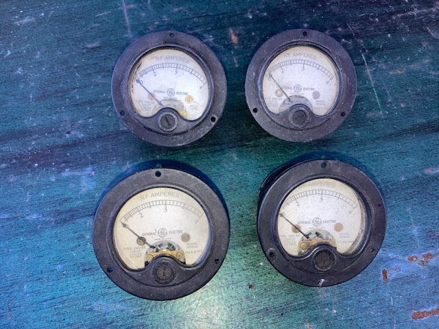 2.25ins dia.,  2.0 ins mounting aperture, Moving Coil Meter, General Electric Scaled 0-4 RF AMPS, Model DW44