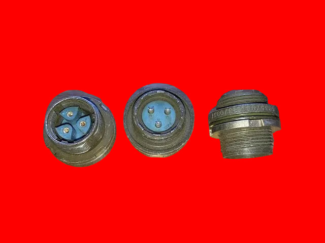 PATTERN 104, PLESSEY Mk7, 3 PIN SOCKET, 3 FEMALE PINS, FIXED,  SOCKET, SMALL, SHELLS SIZE 1, AS USED IN LARKSPUR RADIOS , NOS 