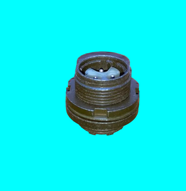 PATTERN 104, PLESSEY Mk7, 3 PIN PLUG, 3 MALE PINS, FIXED,  CHASSIS MOUNT SOCKET, SMALL, SHELLS SIZE 1, AS USED IN LARKSPUR RADIOS , NOS