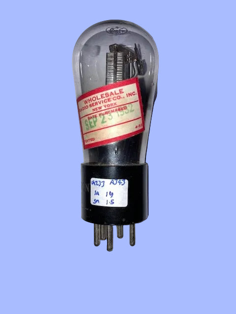 UX233, RCA RADIOTRON, GLOBE ENVELOPE, PENTODE, 33, SUPPLIED 1932