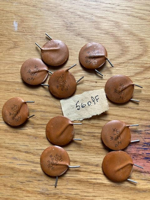 PACK OF  10x, CERAMIC DISC CAPACITOR, 560pF 250V, 