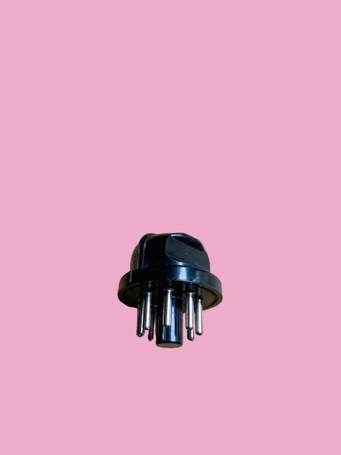 OCTAL PLUG, CABLE MOUNT, NOS