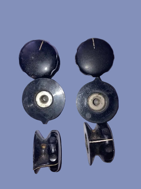 RCA ,AR88 KNOB,  C/W GRUB SCREW, SKIRTED, WITH INDICATING PEAK, 38mm DIA. 23mm HEIGHT