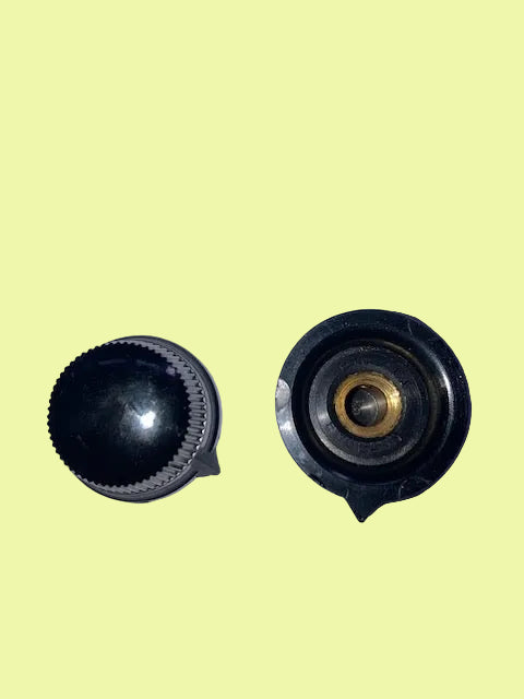 BULGIN, K6, SMALL BEAKED KNOB, 1 1/8 INS DIA., BLACK