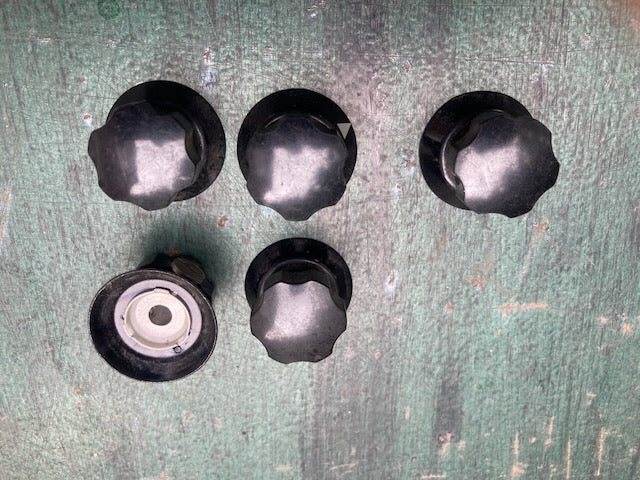 BLACK BAKELITE, ALUMINIUM SKIRTED KNOB, AVO STYLE, , &nbsp;6mm SHAFT, &nbsp;23mm HEIGHT, 33mm DIA.
