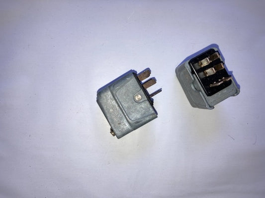 PLESSEY, PAINTON, MINIATURE JONES PLUG, CAST BODY, 6 STAGGERED PIN, FREE, CABLE MOUNT, AS USED IN PYE EQUIPMENT, EX EQUIPT