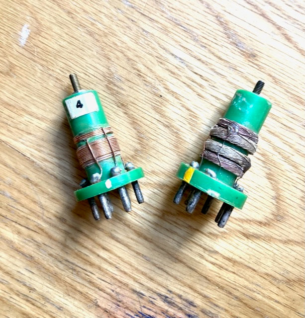 2X OCTAL BASED, GREEN, DENCO CILS