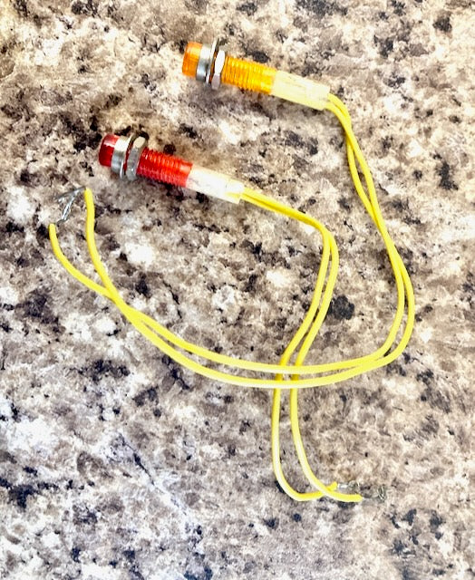 Neon Indicator, 12 V, SM IND, Wire Leaded, AMBER, 6.4 mm, Round with Flat Tops, 575-xxx