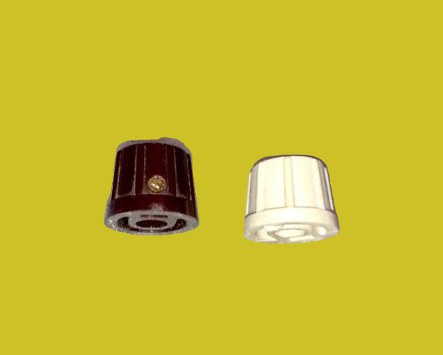2x, RIBBED CONICAL &nbsp;KNOBS WITH CONVEX TOP, ONE BROWN ONE WHITE BAKELITE, &nbsp;6mm SHAFT, &nbsp;15mm HEIGHT, 18mm DIA.