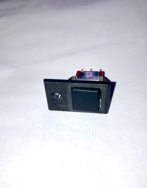 Switch, momentary, pushbutton, SPDT, on-mom, C&K, 8125, on mounting plate 28 x 15mm