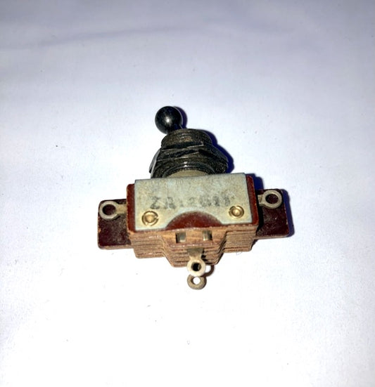 BULGIN, S270 TYPE, DPST, CENTRE OFF, BALL DOLLY, SWITCH, NOS, EX MILITARY, ZA13611