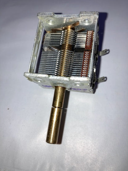 Plessey, Variable Capacitor , 420 + 180pF,  NEW NOS