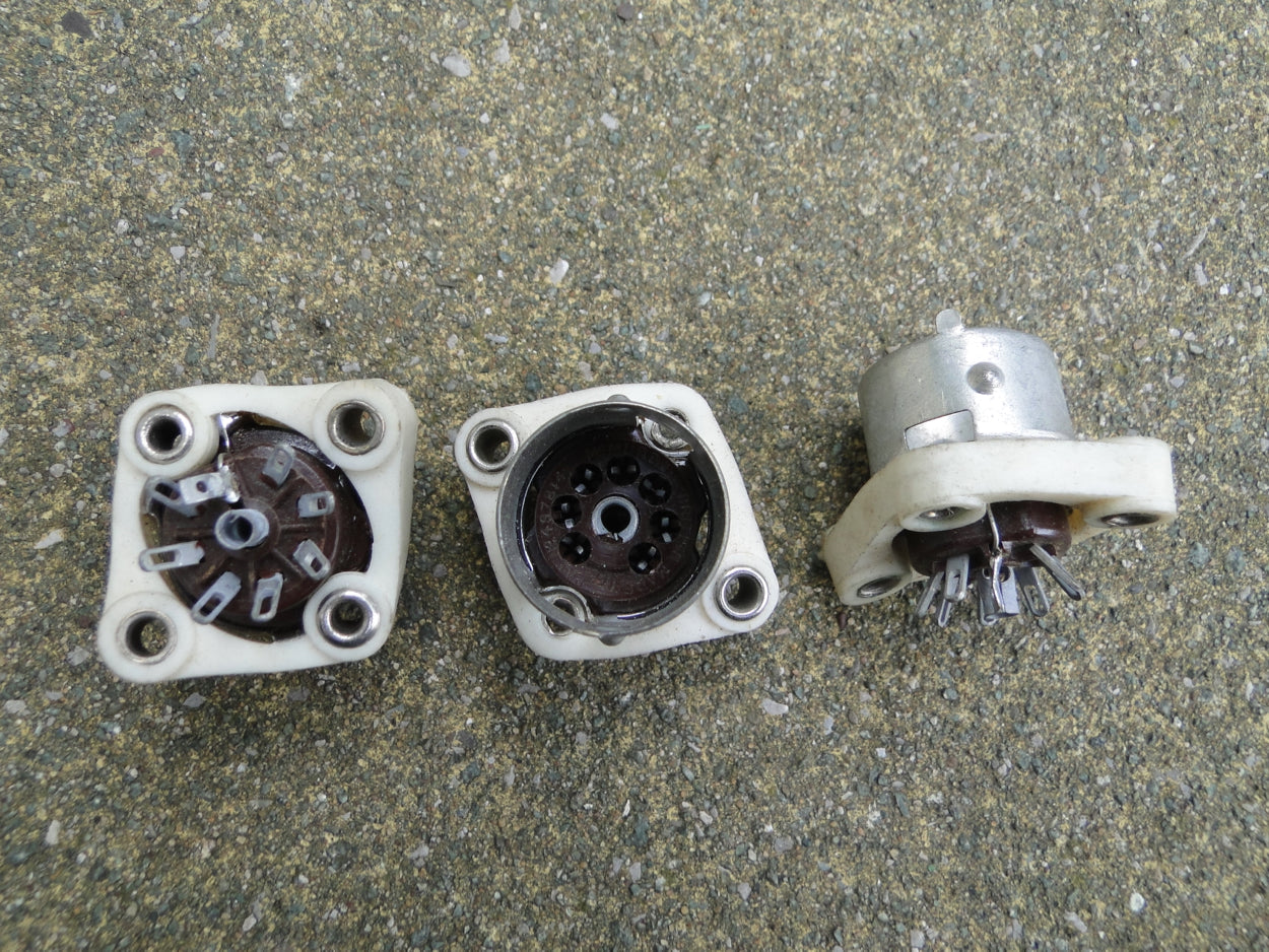 MCMURDO, BROWN MICANOL ,VALVE BASE, SHOCKPROOF RUBBER MOUNT, B7G