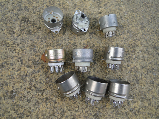 B7G, CERAMIC, SKIRTED, VALVE BASE, NOS