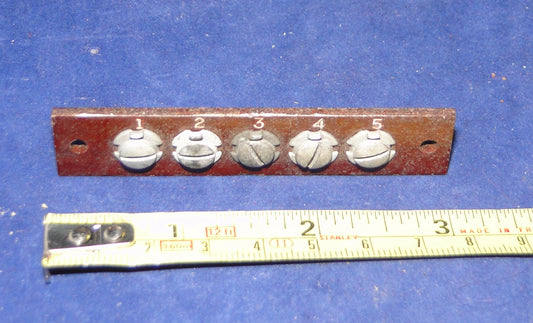 5 WAY, PAXOLIN TERMINAL BLOCK, ENGRAVED 1-5 , WW2,  FOR RCA, AR88, REF M253669-1, ZA/US/2024