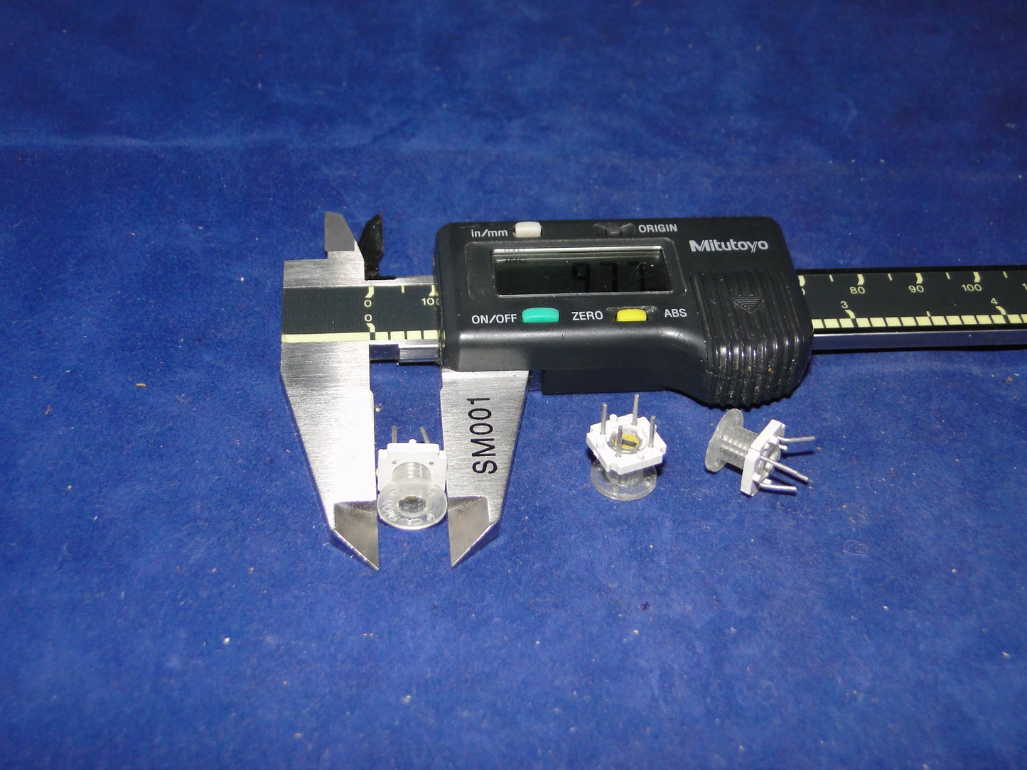 SELECTION OF 4X, 10mm 4 PIN COIL FORMERS