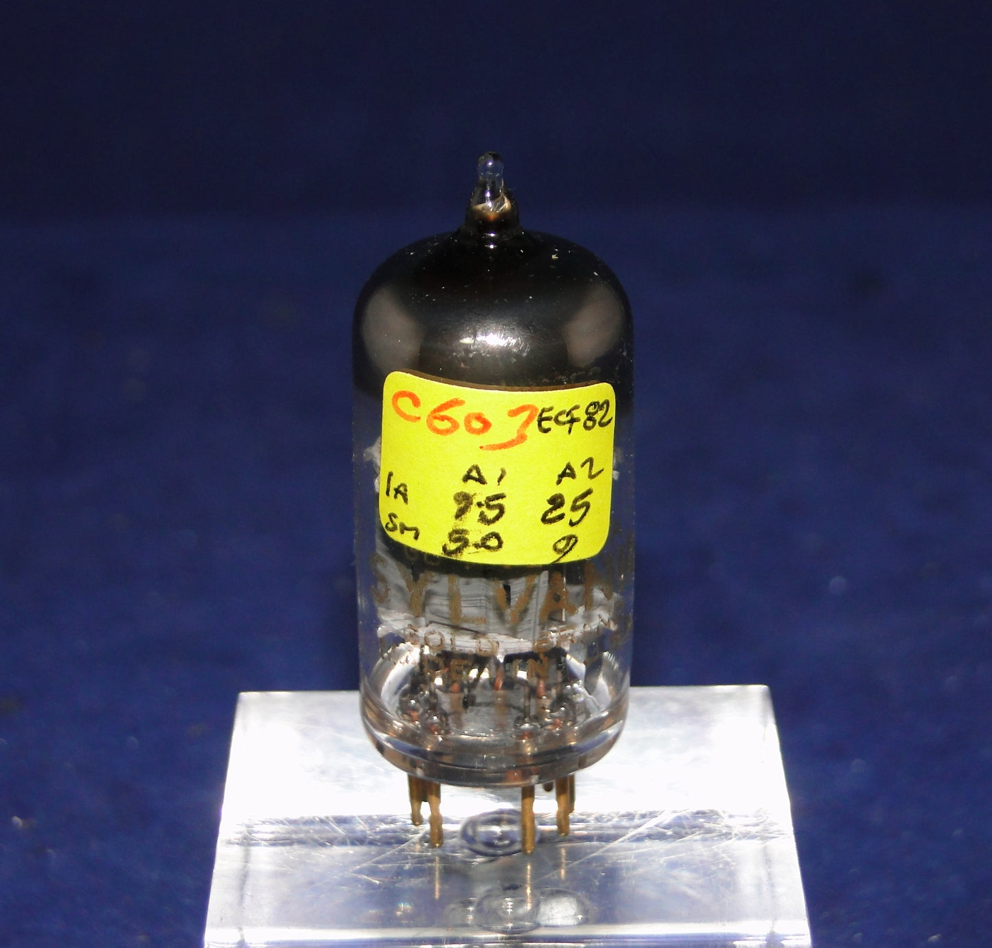 6U8, SYLVANIA, GOLD BRAND, ECF82,  1960S PRODUCTION WITH GOLD PINS