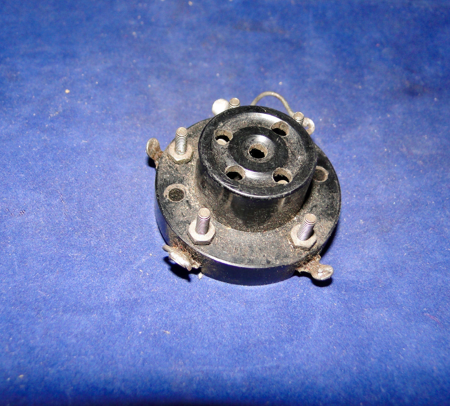 LOTUS,, BRITISH 4 PIN, B4,   BLACK, VALVE HOLDER,  1929