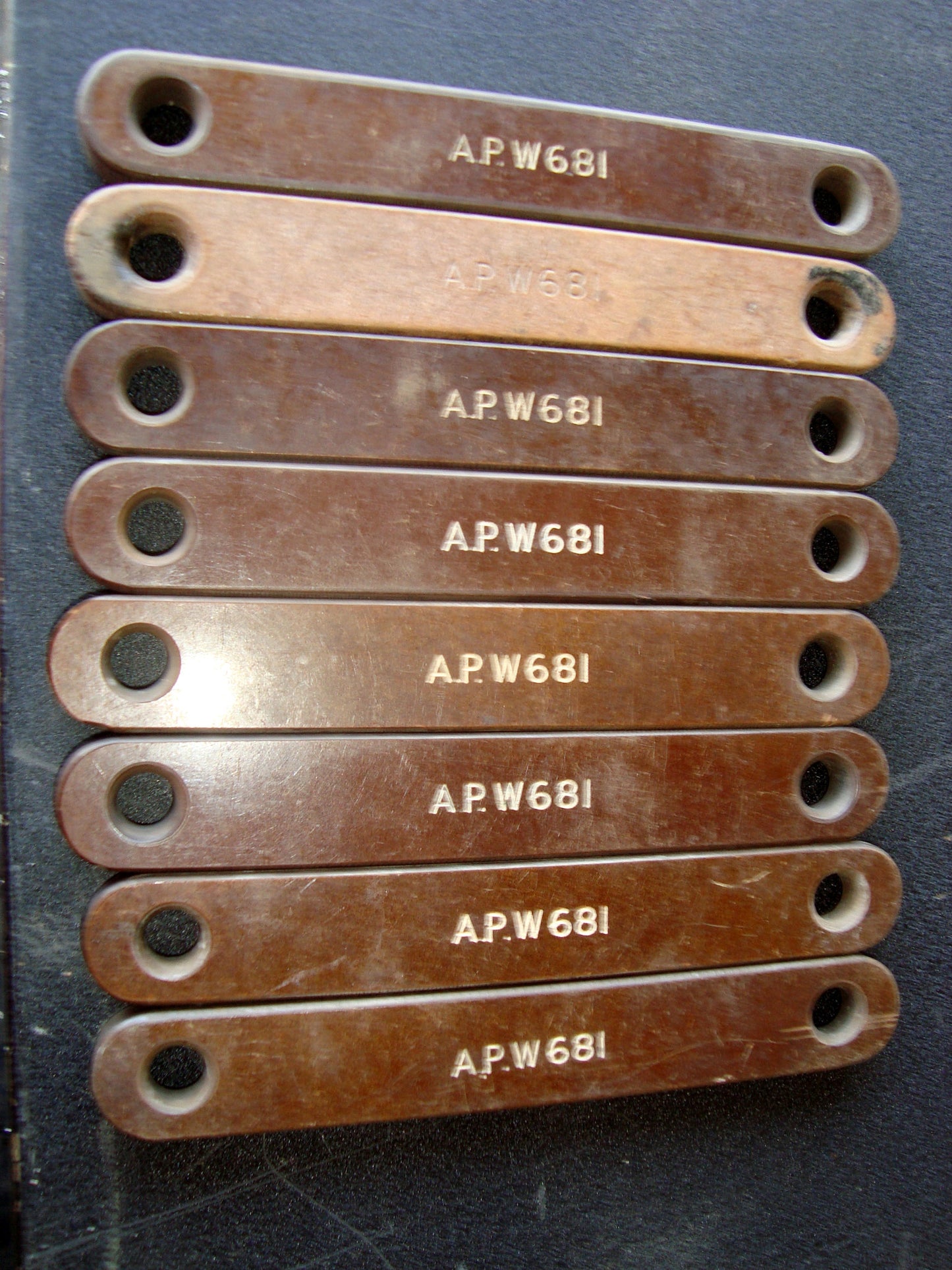 ADMIRALTY PATTERN APW681 PAXOLIN AERIAL SPREADERS 9X - MULLARD MAGIC