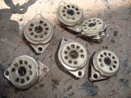 WHITE PTFE B9D VALVE BASES  EX EQUIPT - MULLARD MAGIC