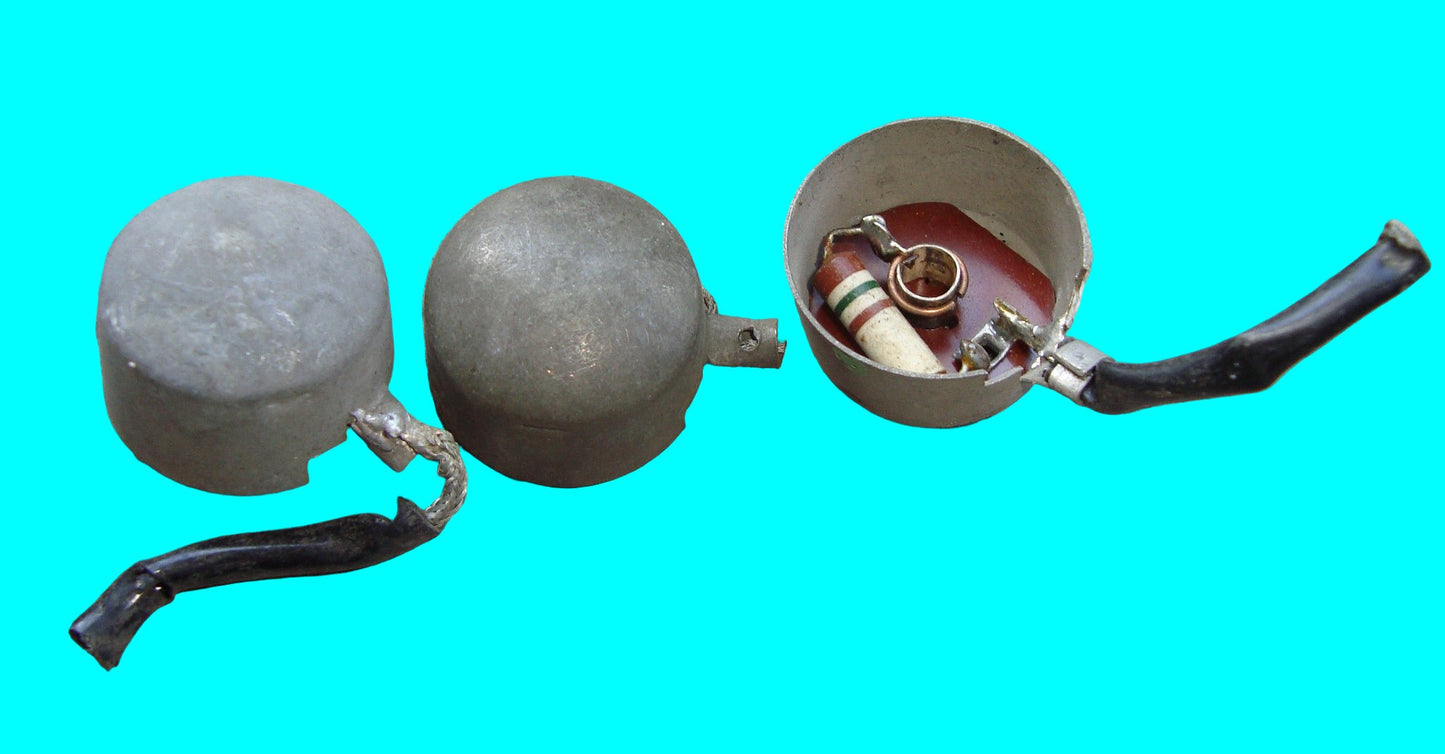 TIN HAT PATTERN VALVE TOP CAPS BULGIN, P65B - MULLARD MAGIC - 1