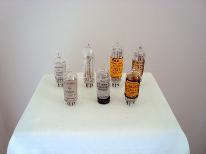 B7G BASED GLASS ENVELOPE CRYSTALS BY GEC, BROOKES AND MARCONI