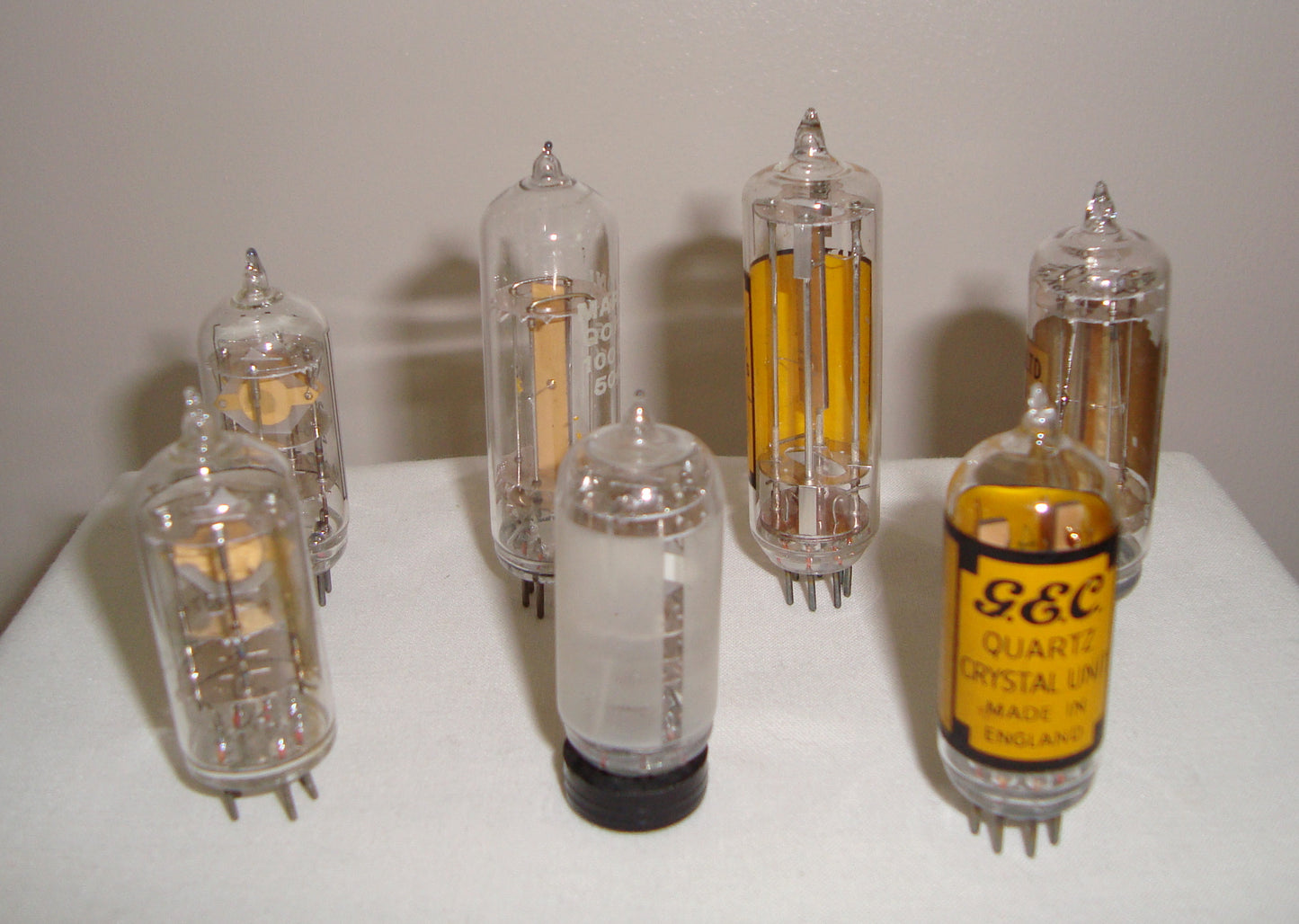 B7G BASED GLASS ENVELOPE CRYSTALS BY GEC, BROOKES AND MARCONI