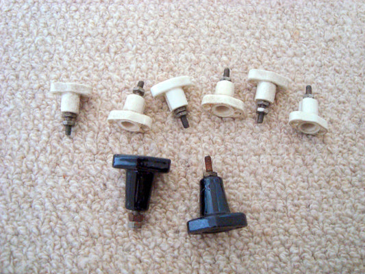 EDDYSTONE STEATITE STANDOFF THREADED WITH SCREWS