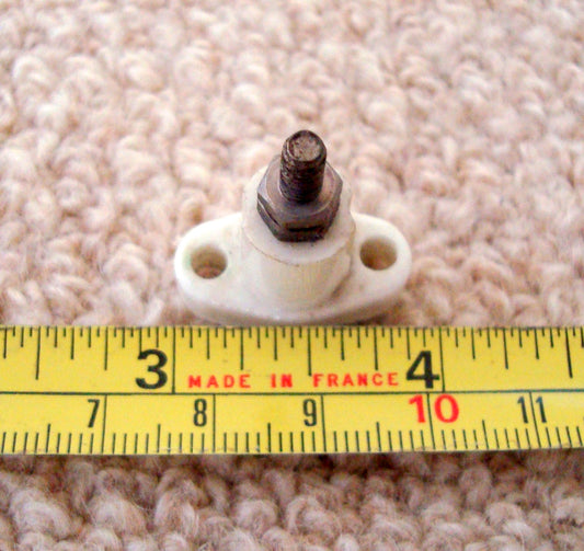 EDDYSTONE STEATITE STANDOFF THREADED WITH SCREWS