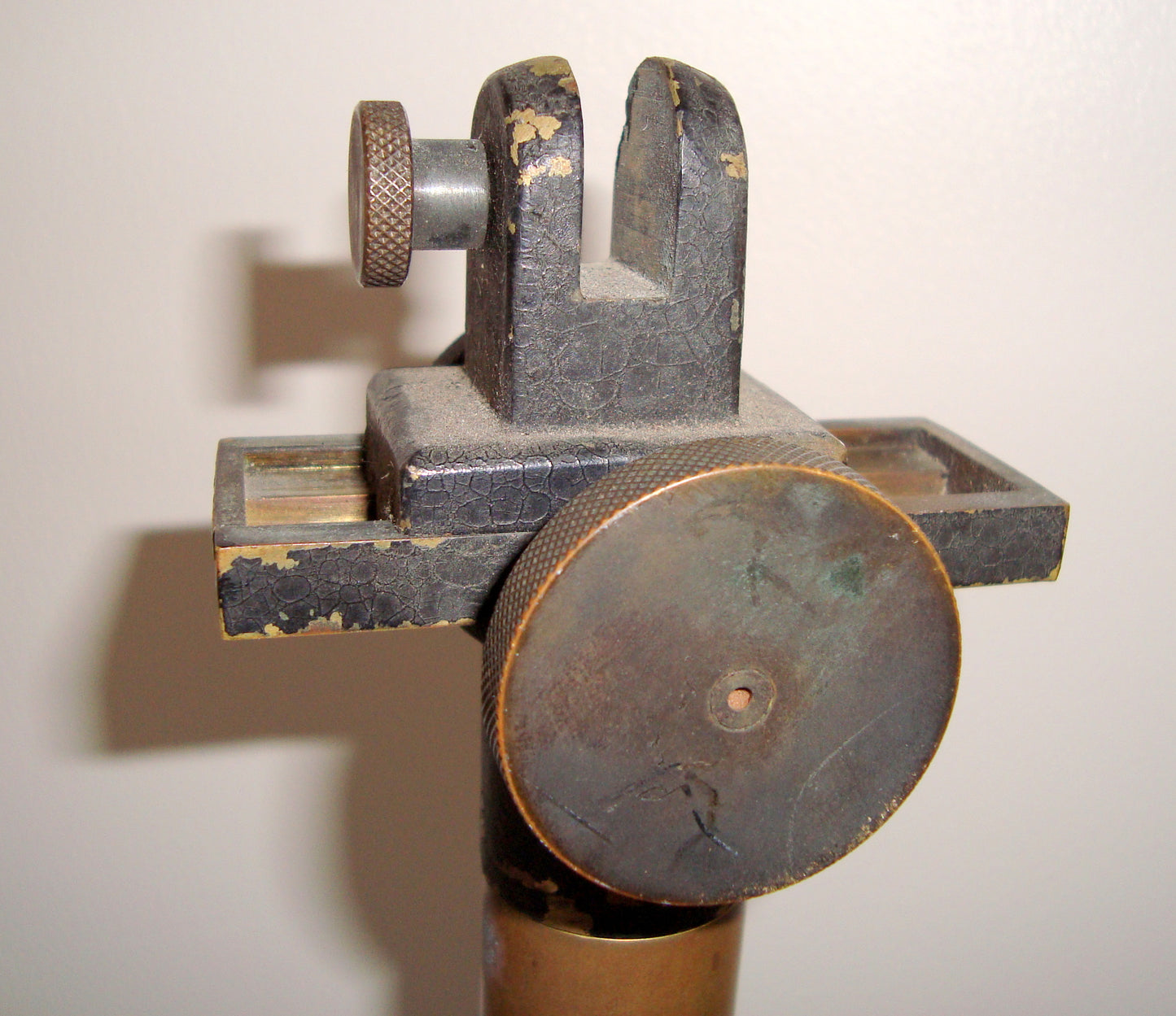 VINTAGE SOLID BRASS OPTICAL BENCH STAND