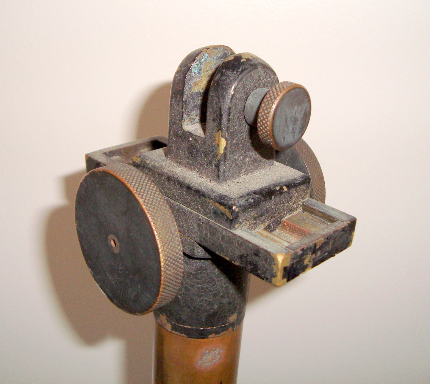 VINTAGE SOLID BRASS OPTICAL BENCH STAND