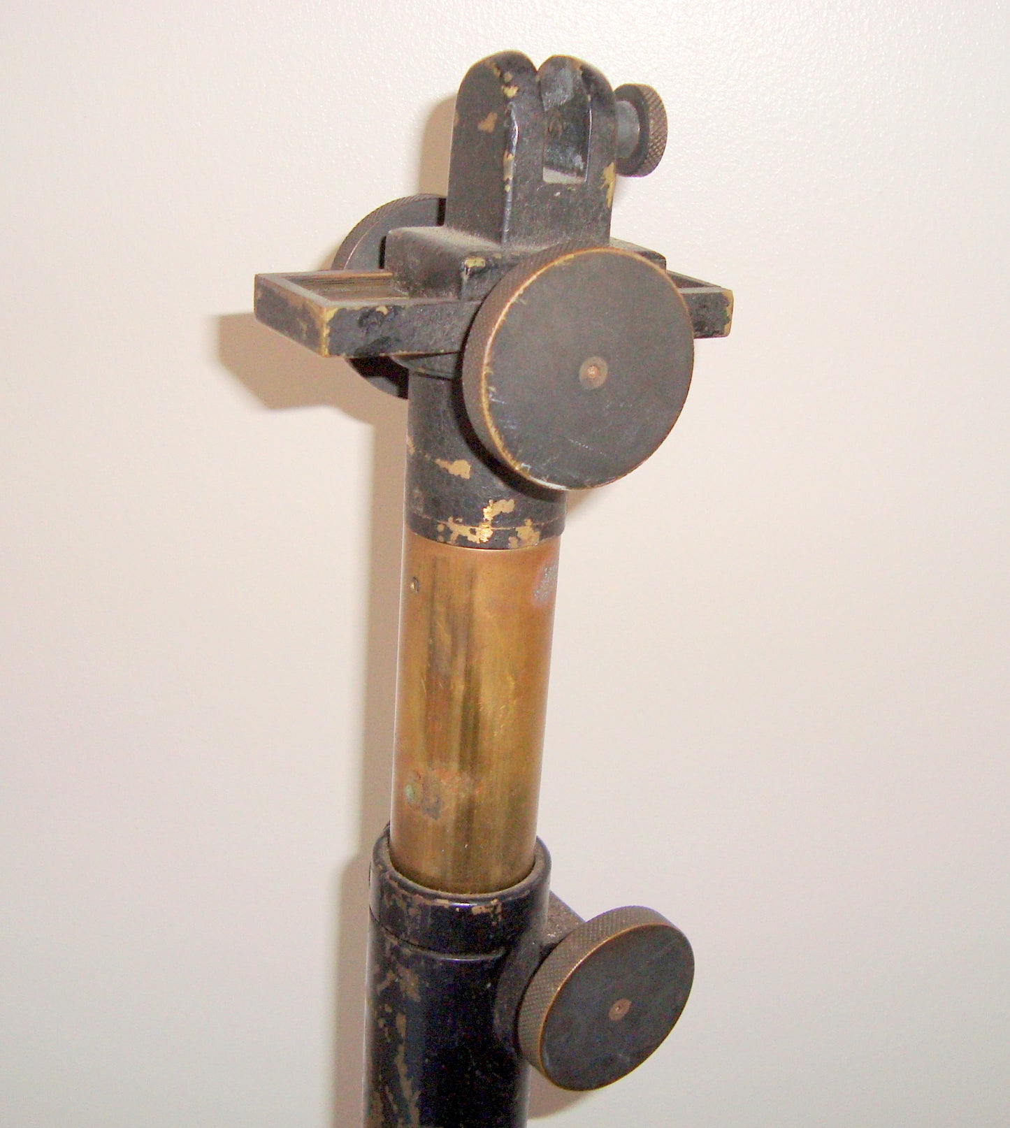 VINTAGE SOLID BRASS OPTICAL BENCH STAND