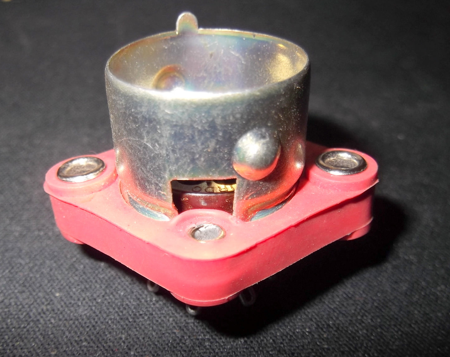 MCMURDO, BROWN MICANOL ,VALVE BASE, SHOCKPROOF RUBBER MOUNT, B7G