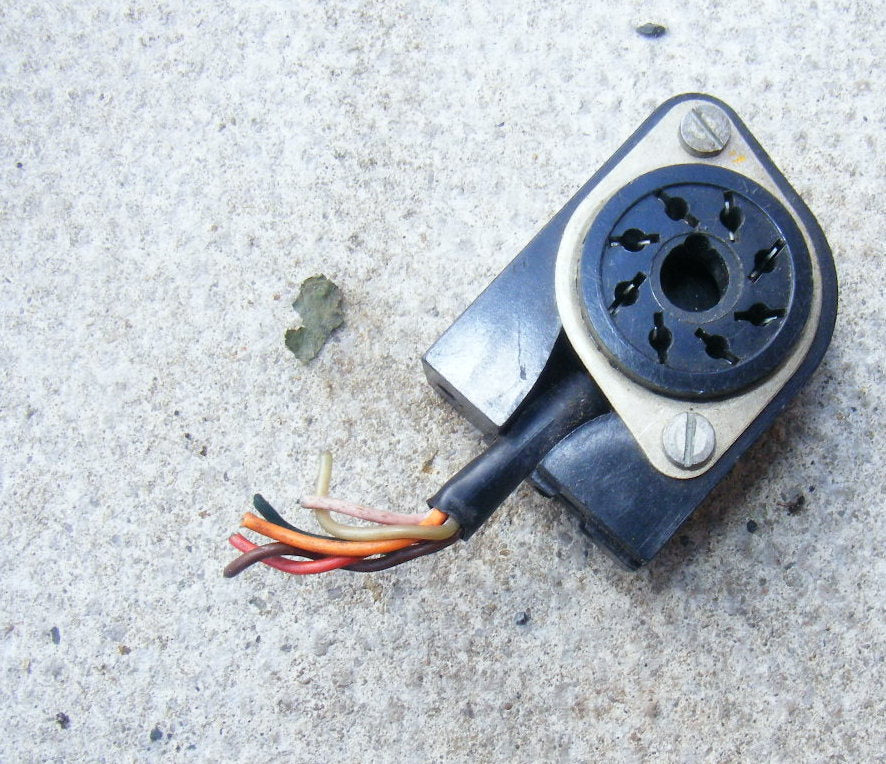 EDGE MOUNT VALVE HOLDER FOR THE SINGLE ENDED EL34 IN THE PYE MOZART AMPLIFIER