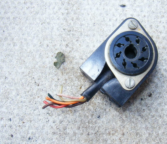 EDGE MOUNT VALVE HOLDER FOR THE SINGLE ENDED EL34 IN THE PYE MOZART AMPLIFIER