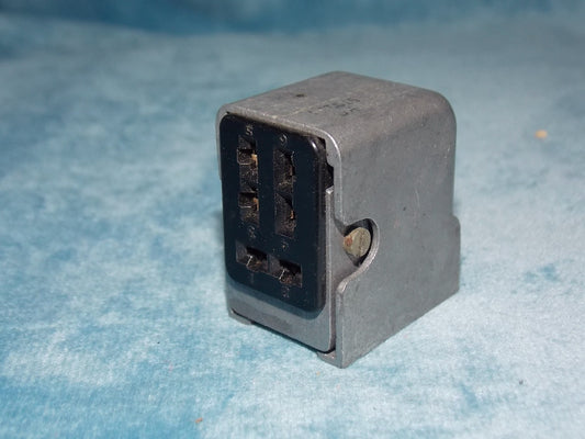 PAINTON JONES MULTICON  6 PIN SOCKET , FEMALE,  STAGGERED PINS, DIE CAST BODY
