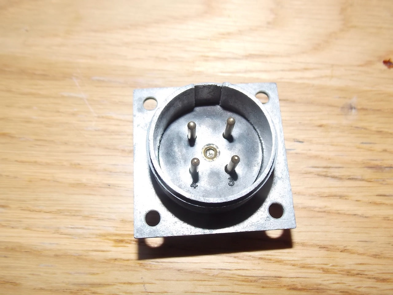 W PLUG, PLESSEY CIRCULAR, CHASSIS PLUG,  4 WAY, AIR MINISTRY, GEE, 10H/391, UNUSED, NOS,