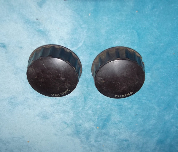MILLED EDGE,  BROWN, BAKELITE, PAIR, 40mm DIA, 19mm HIGH, 6mm SHAFT, THOUGHT TO BE FOR, BUSH TV22 TELEVISION