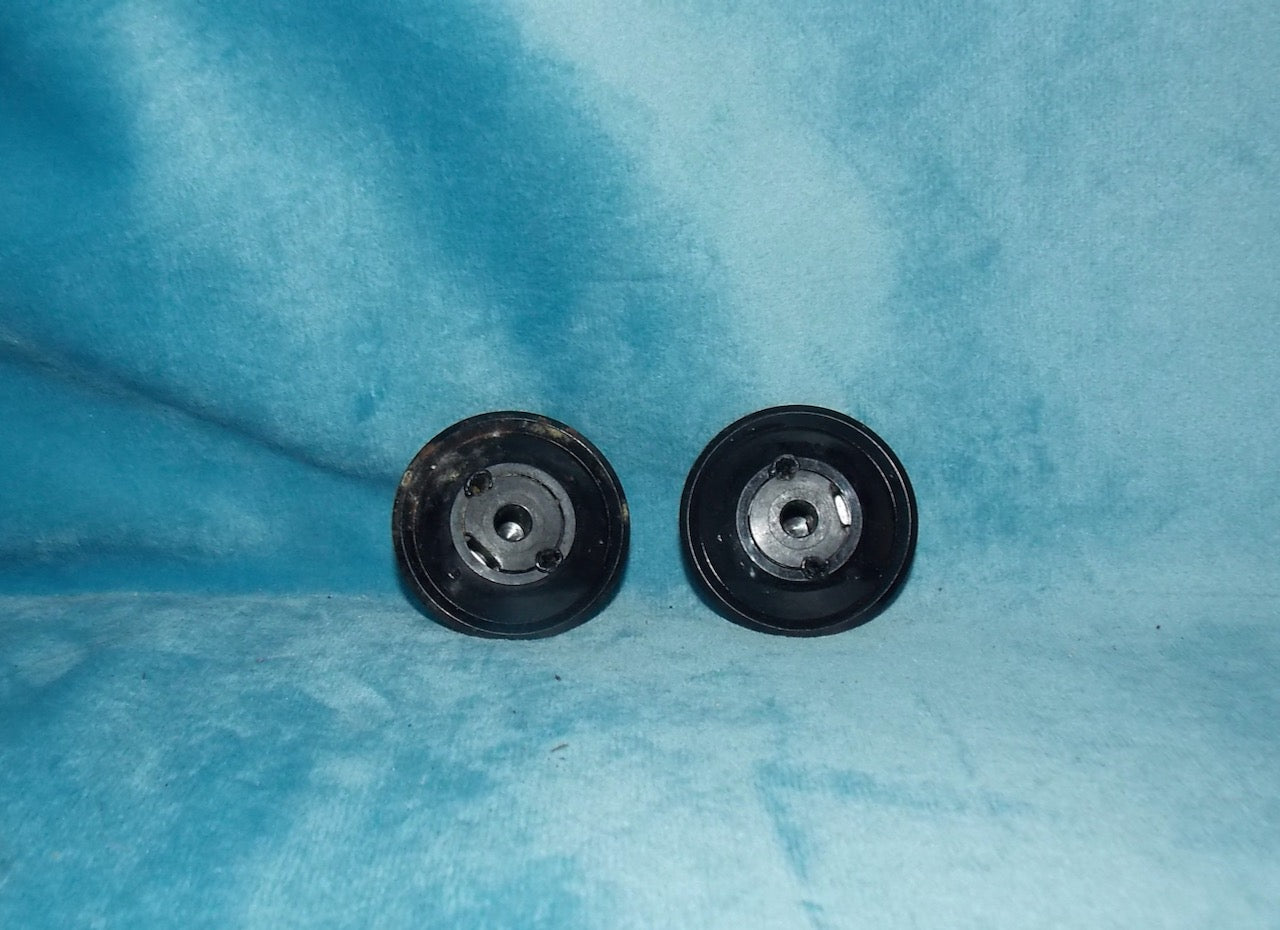 SKIRTED,  KNOB, PAIR, BLACK, GOLD ACCENTED BAR CENTRE, , 42mm DIA, 17mm HIGH, 6mm SHAFT,