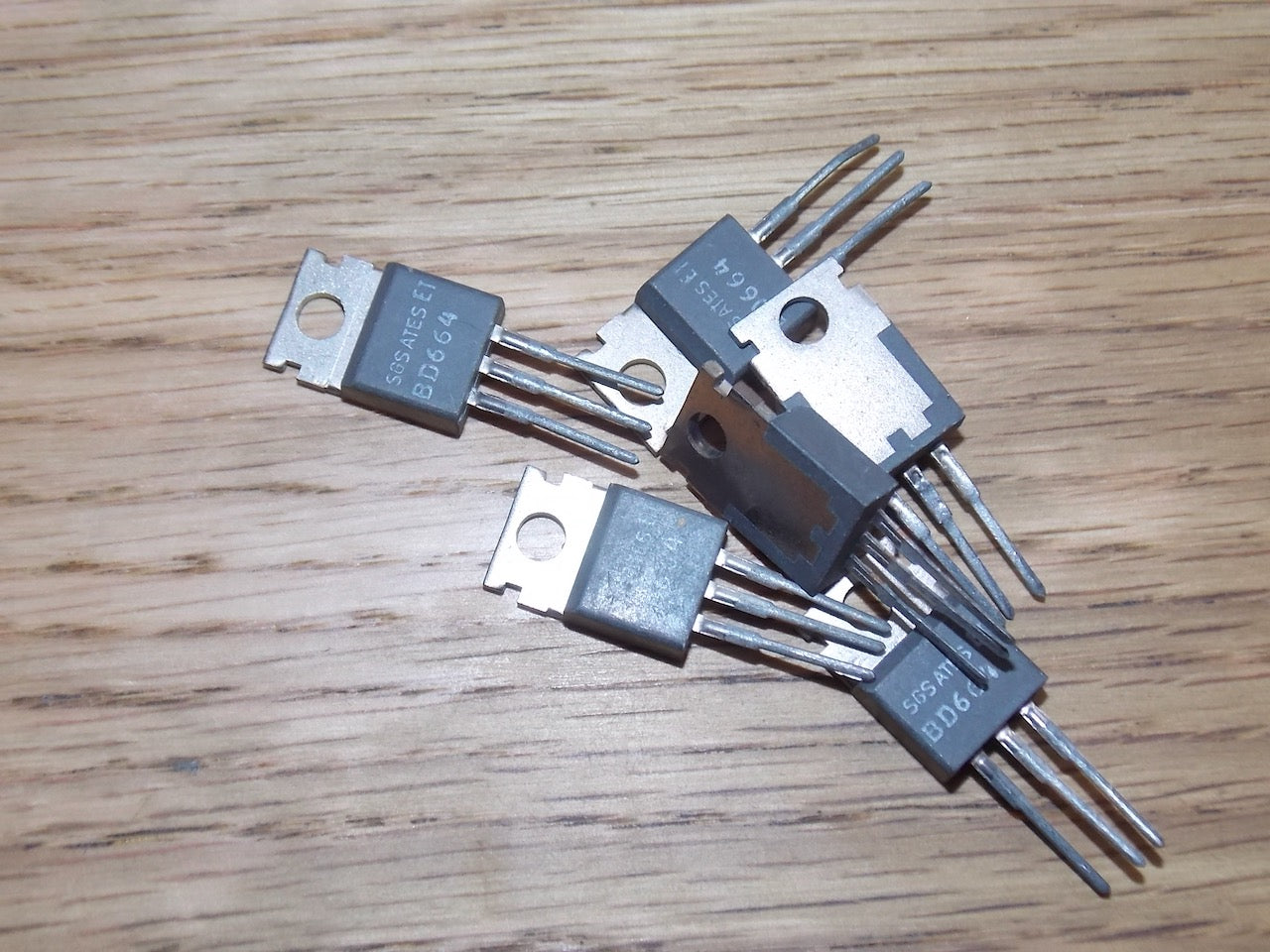 BD664, ATES, TO-220,  10A, 45V, PNP