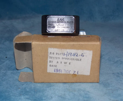 L1942.5KHz,1942.5KHz,   CRYSTAL, BOXED, DATED 1959, FROM, Admiralty Surface Weapons Establishment, ASWE, Admiralty Research Establishment,ARE,