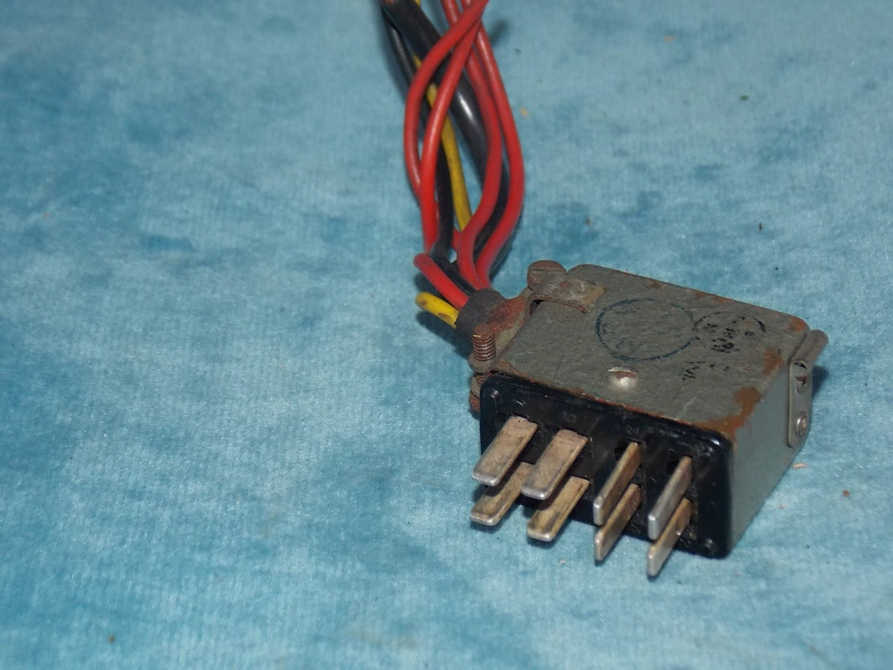 STAGGERED 8 PIN MALE, JONES PLUG,  SHORTING PLUG,