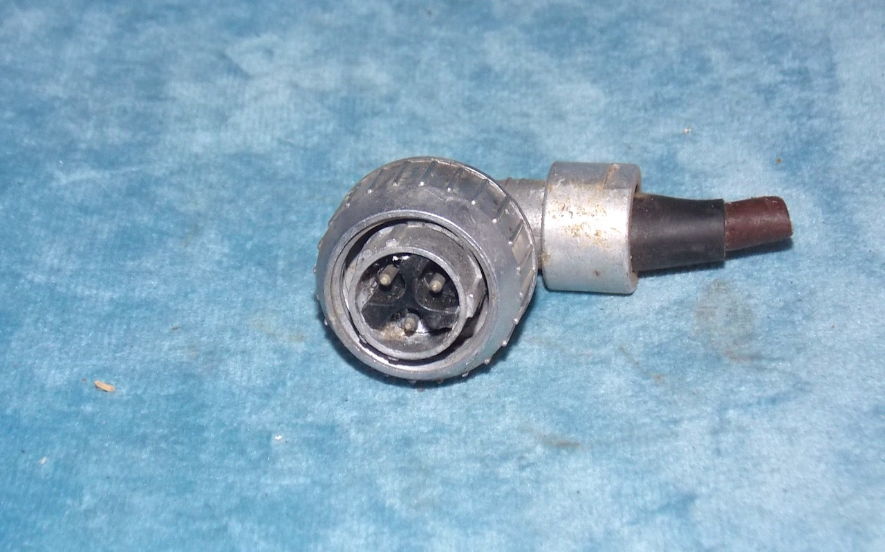 Pattern 104,  Plessey, Mk 4, Aluminium Small Free Plug, Rt Angle, Cable Mount, 15mm fitting,3 way male pins,  Aluminium Mk IV,  Larkspur, Power Plug