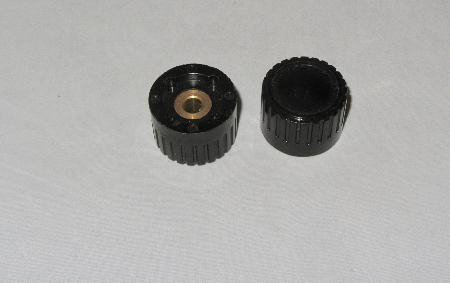 KNURLED KNOB, 30mm dia,  6mm SHAFT DIA