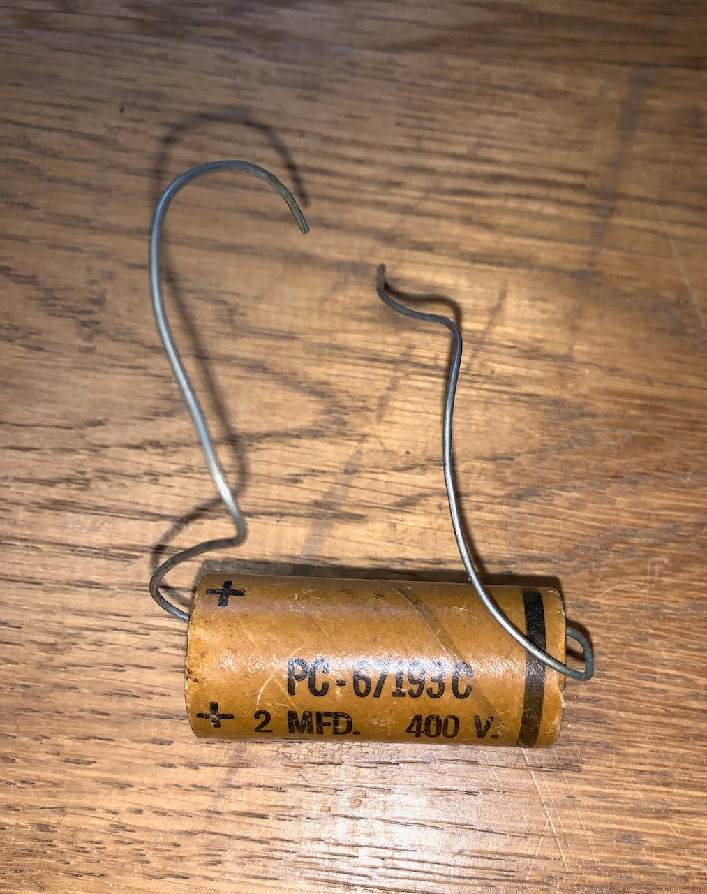 AXIAL ELECTROLYTIC CAPACITOR, AMERICAN MILITARY, 2uF @ 400V, REFORMED OK, 1.6R ESR