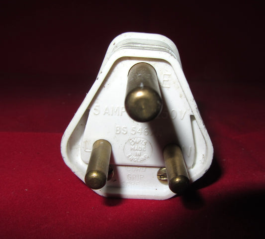 VOLEX, WHITE, 3 ROUND PIN, 5A PLUG, BS546/A