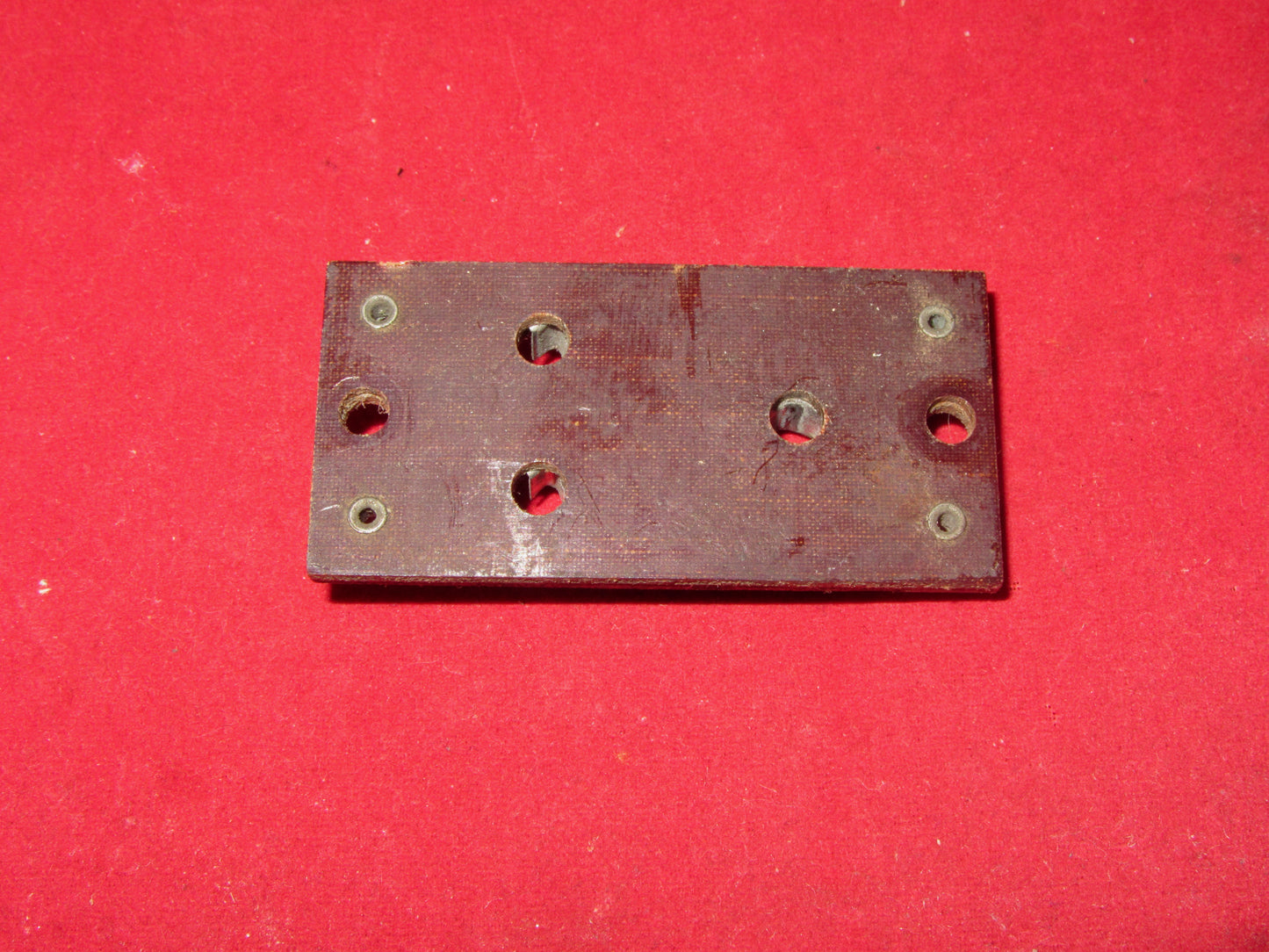 PLUG IN HOLDER, FOR, V CUT CRYSTAL, TYPE VC-5,